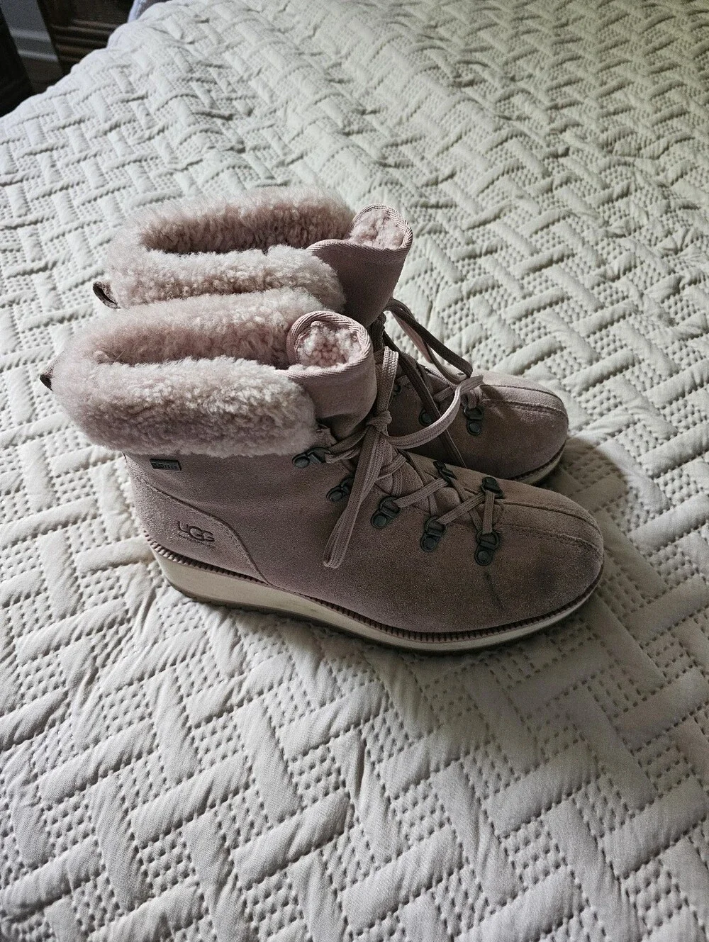 UGG SN 1105312 Birch Women's Cozy Blush Faux-Shearling Lace-Up Winter Boot
